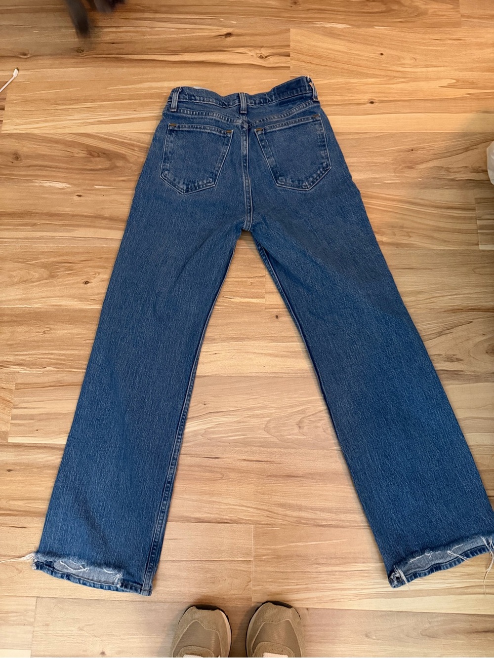 Abercrombie High Rise 90s Relaxed Jean. Size 25 short. - Picture 2 of 3